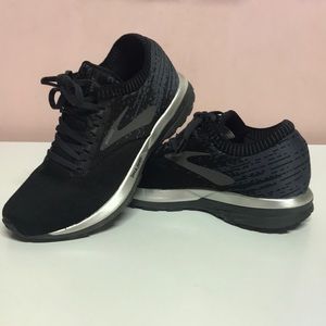 Running shoes
